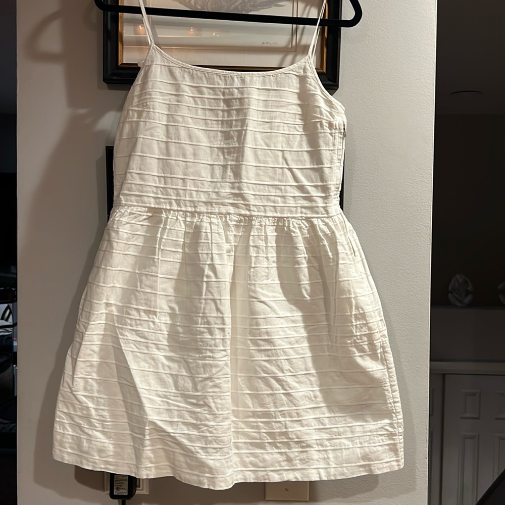 Like new. Gap White cotton dress. Size 4